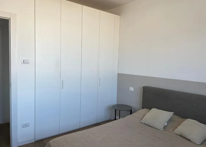 Confortevole Bilocale In Largo Marinai D\'Italia